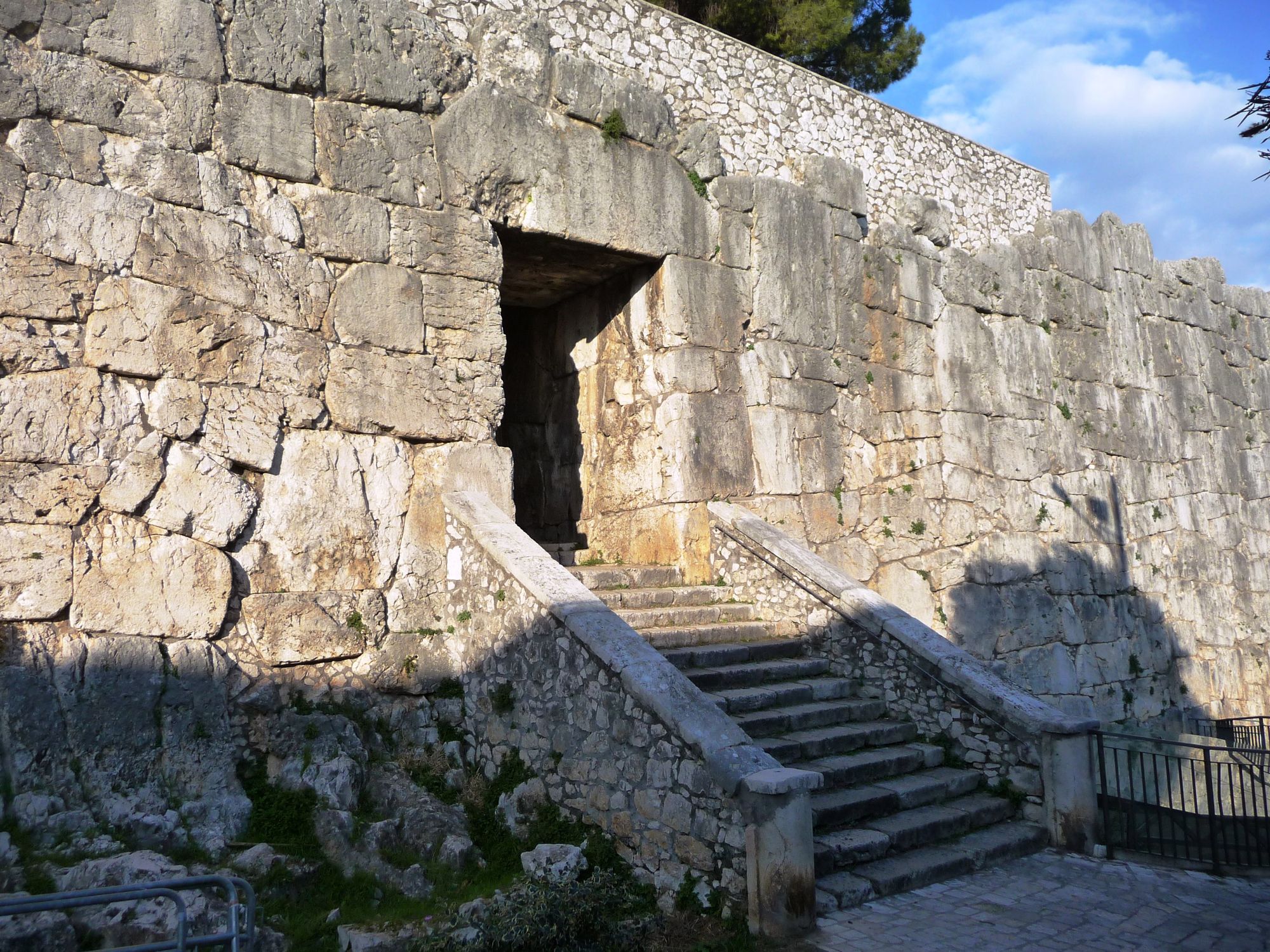 Porta Maggiore dell'acropoli di Alatri
